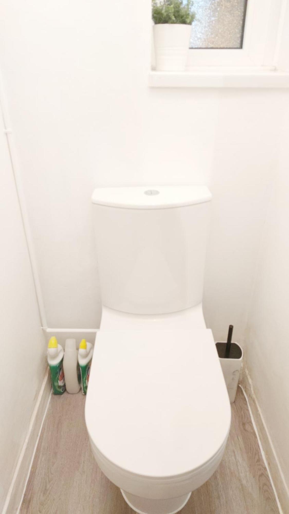 Spacious Flat With 2 To 3 Bedrooms In * Londres