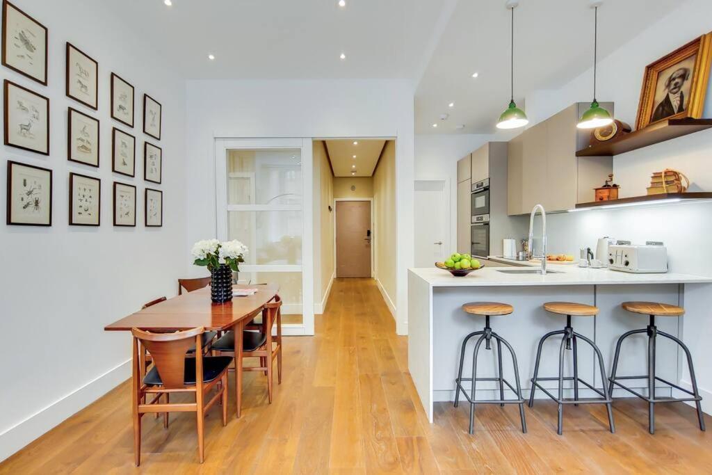 8 Borough - Modern & Elegant 2-bed, 2-bath * London
