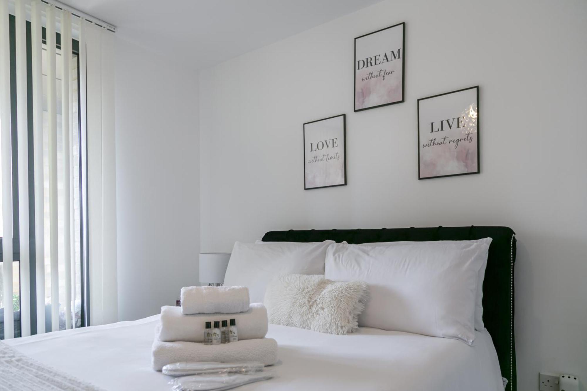 Greenwich With A River View & Balcony Near The 02 Arena & North Greenwich With Free Wifi & Fast Links Into Apartamento Londres