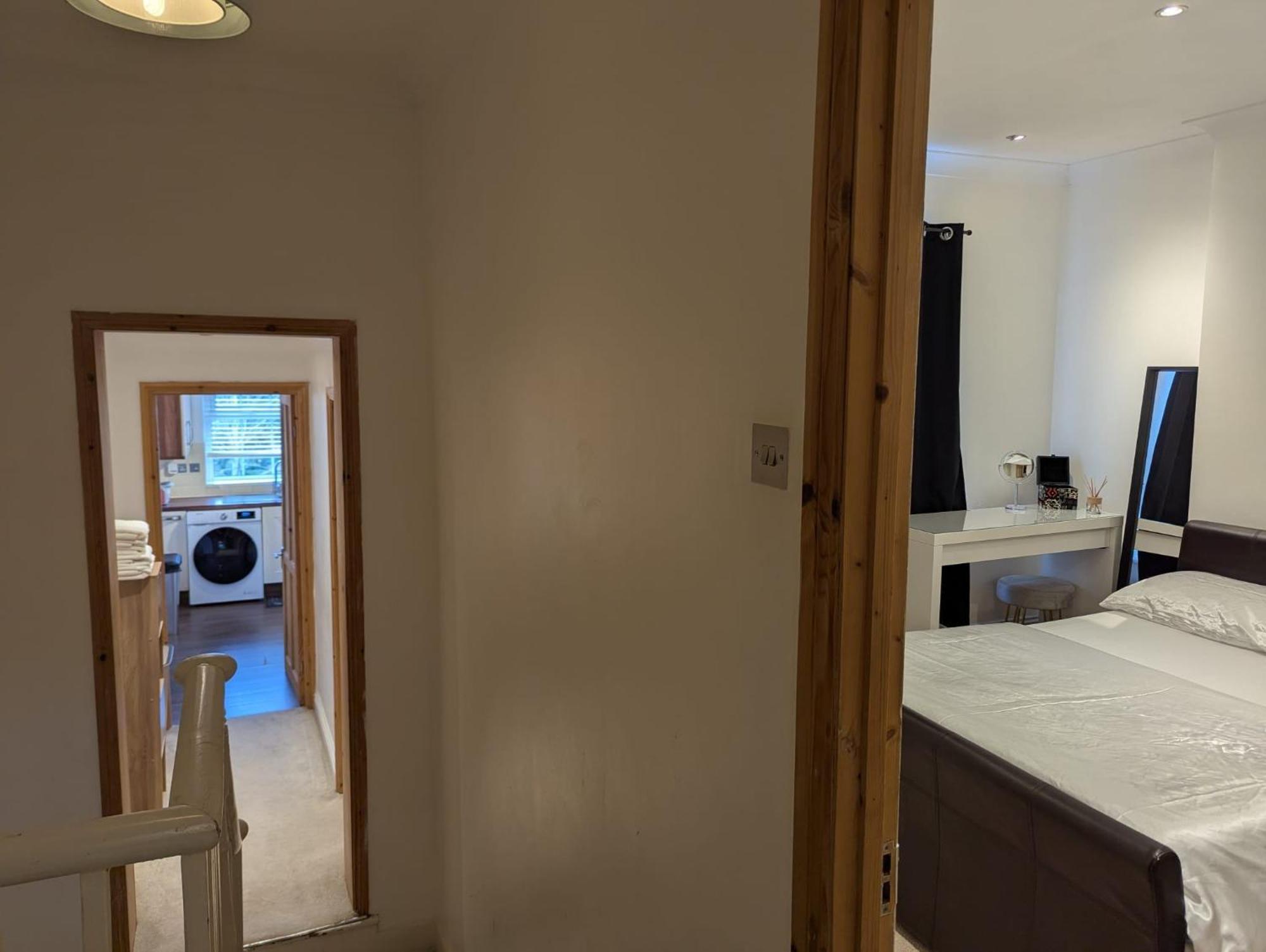 Fully-equipped Flat In The Of Londres