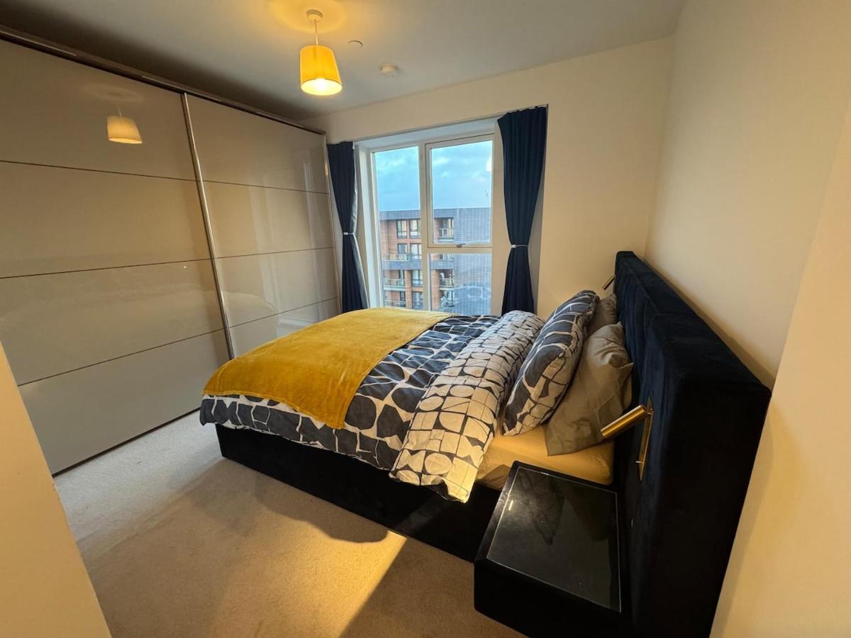 Apartment Luxury Effra Gardens, Canning Town 6 3bdr 2bth