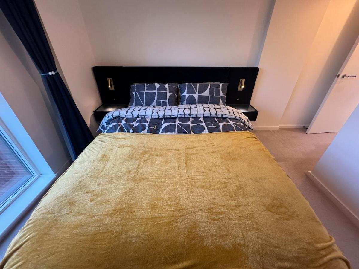 Luxury Effra Gardens, Canning Town 6 3bdr 2bth Apartment *