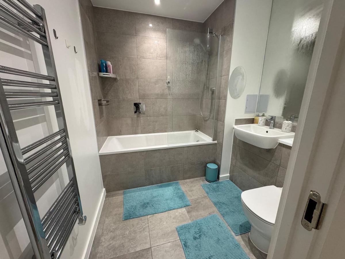 Apartment Luxury Effra Gardens, Canning Town 6 3bdr 2bth London