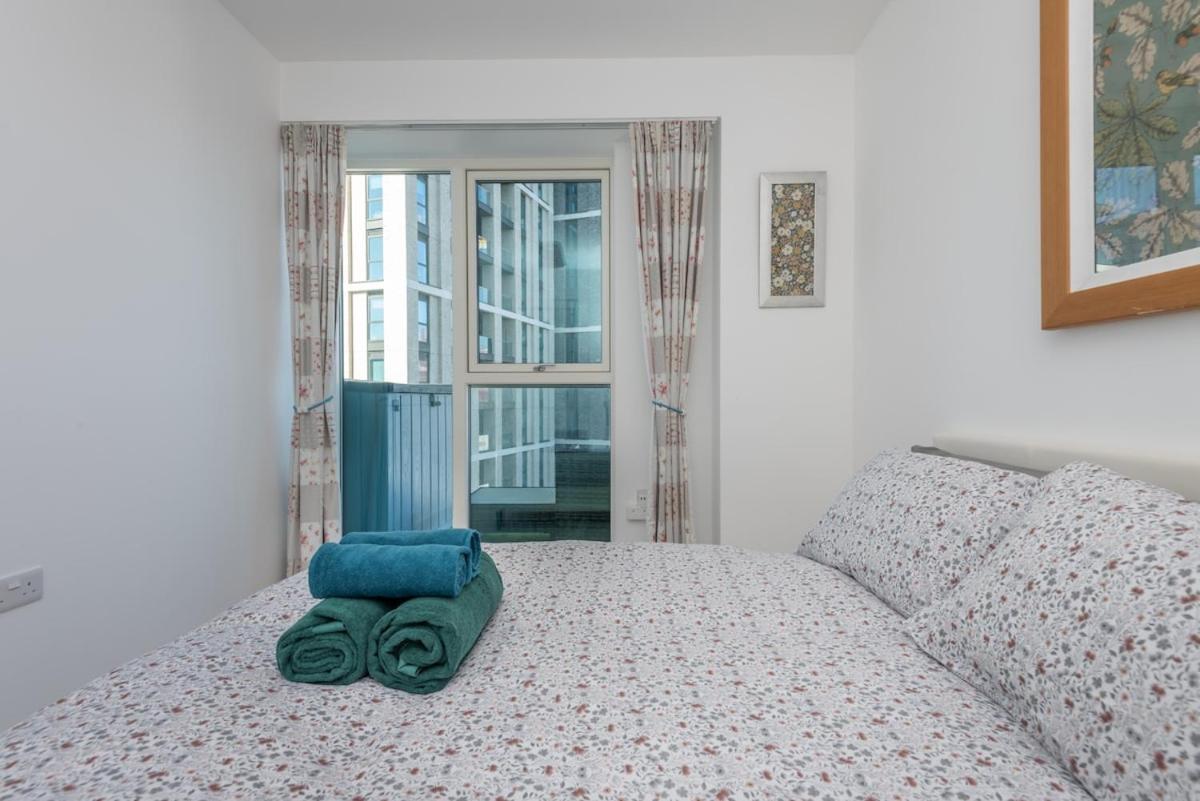 Apartment Luxury Effra Gardens, Canning Town 6 3bdr 2bth