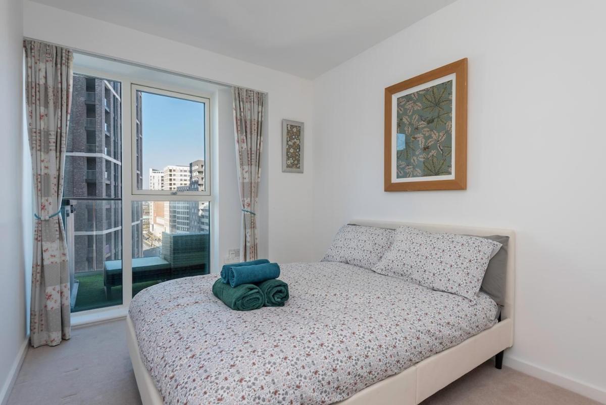 Apartment Luxury Effra Gardens, Canning Town 6 3bdr 2bth *