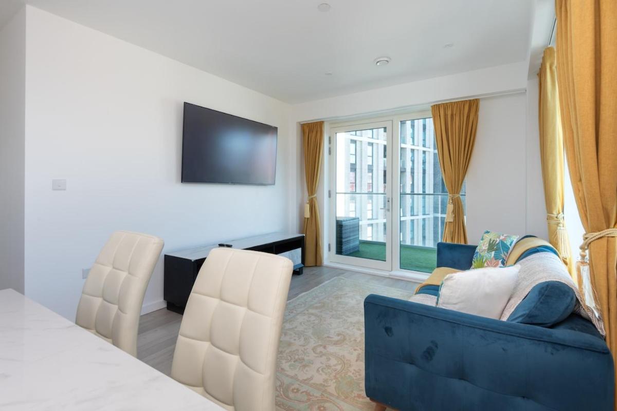 Apartment Luxury Effra Gardens, Canning Town 6 3bdr 2bth London