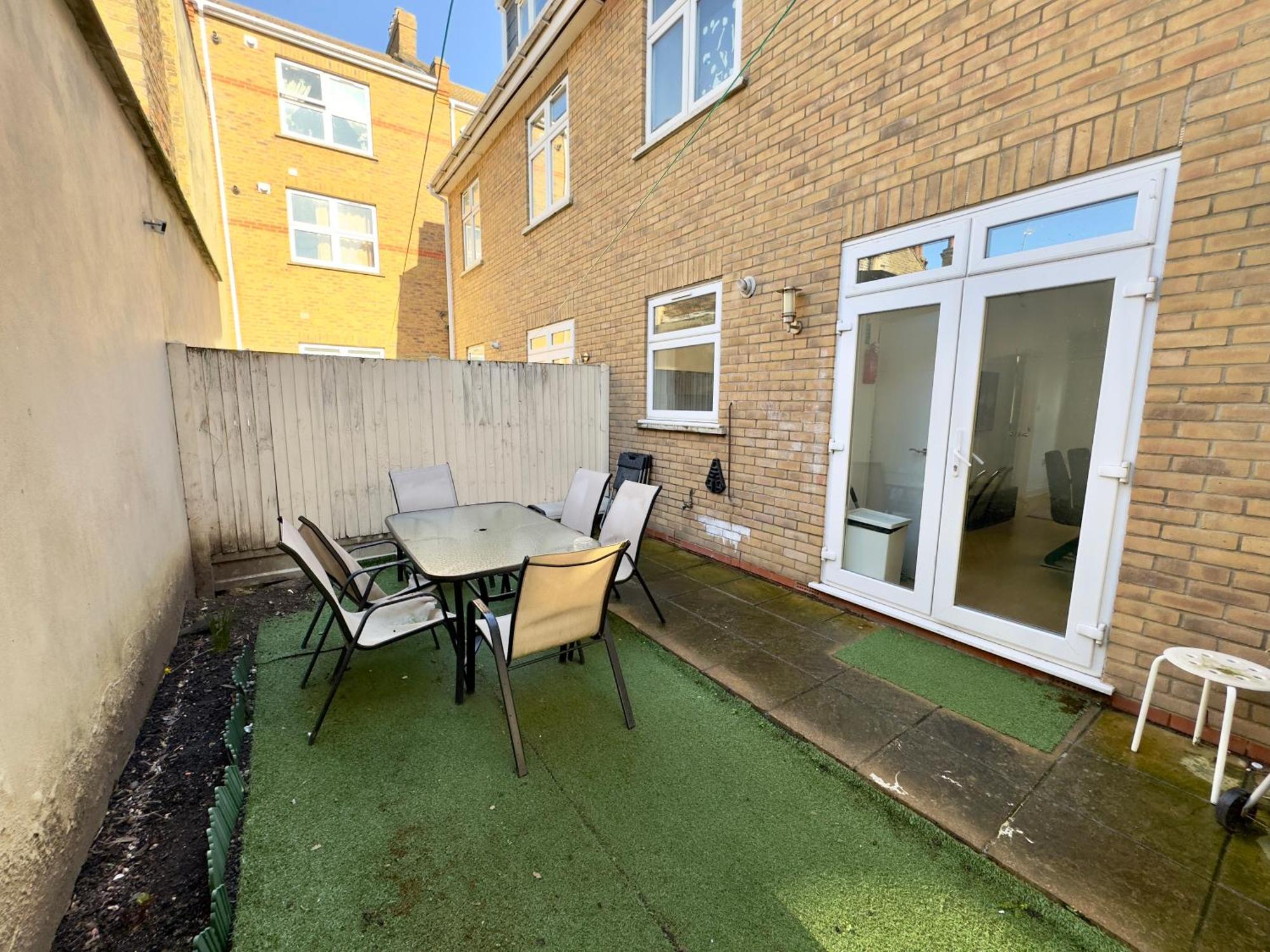 3 Bedrooms 3 Bathrooms Spacious House, Reception, Kitchen, Garden, Parking * Londres