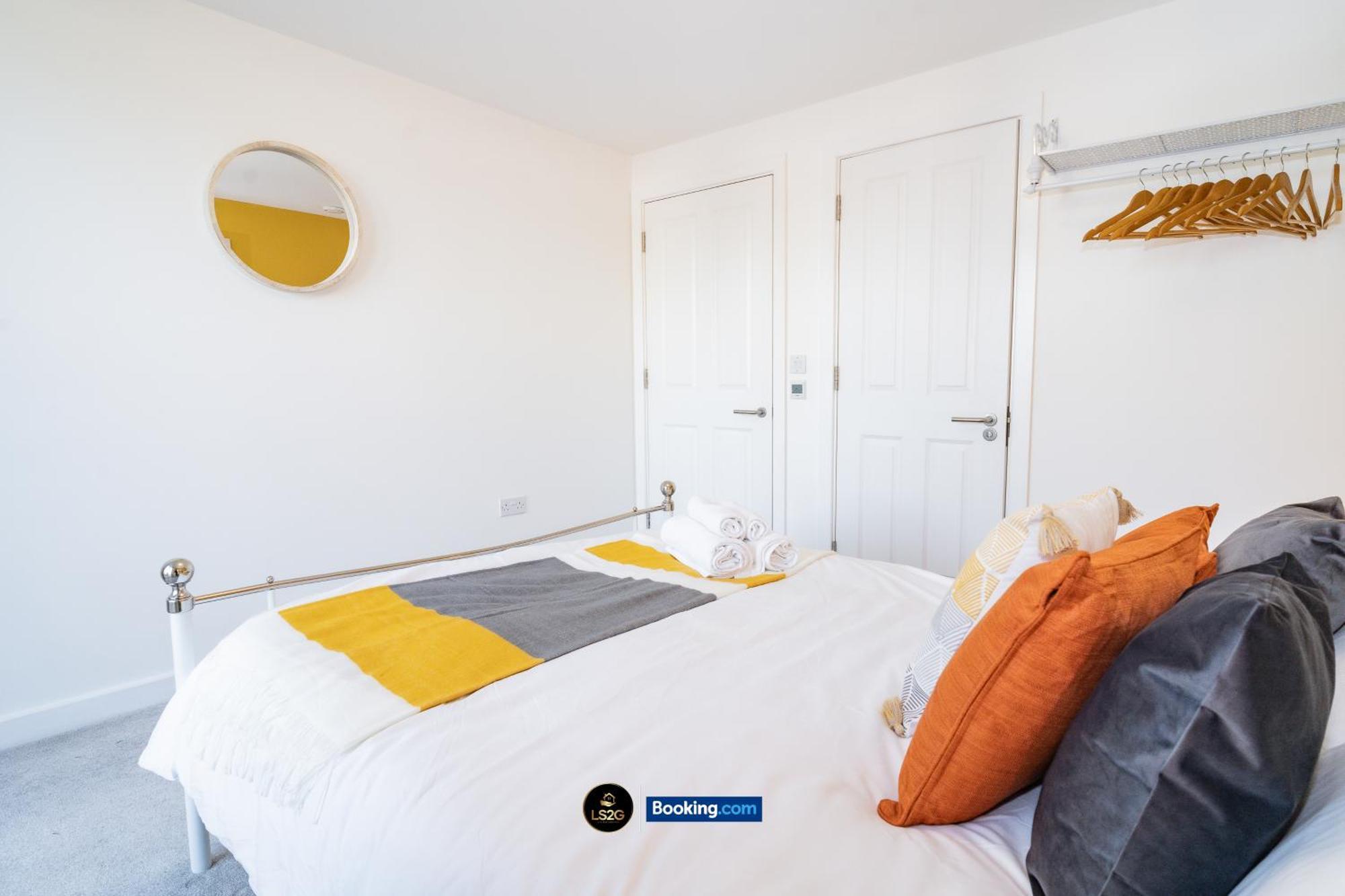 Spacious 2 Bedroom By Ls2g Short Lets & Serviced Greater With Free Wifi London