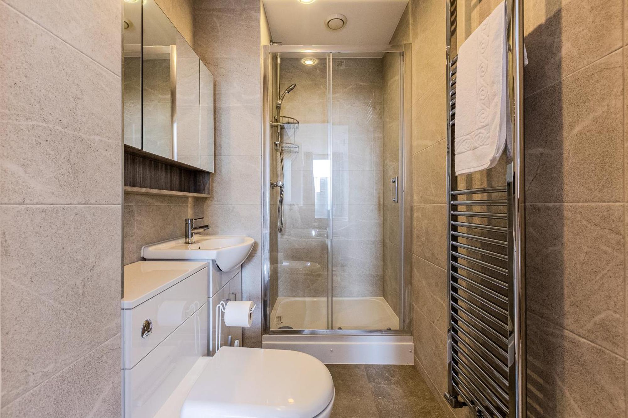 2br Gem With Balcony 5 Min Stratford Station Apartamento