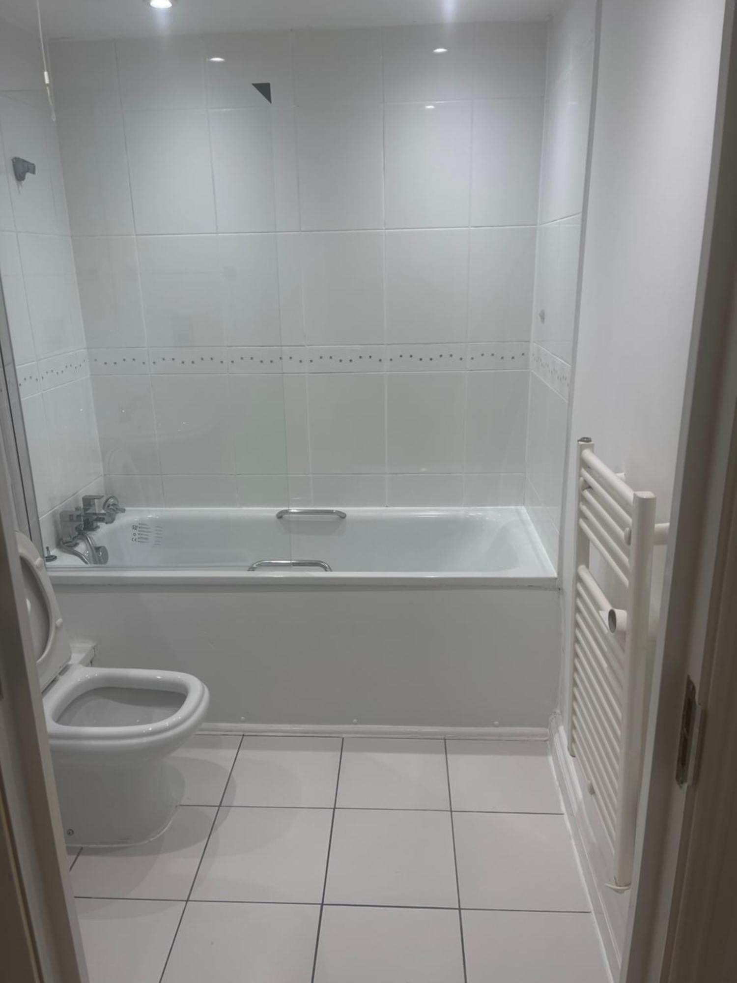 Urban Living At Its Stylish 4-bed Flat With Gym, Underground Parking , Prime Location, Just 2 Minutes From Borough Market & Tube * Londres