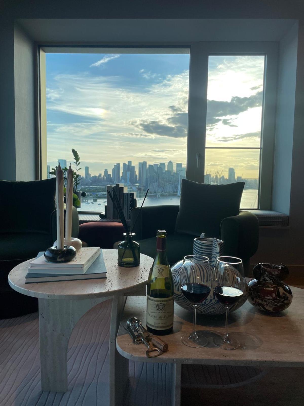 Luxury 1 Bed Riverside With Sky Lounge Apartamento