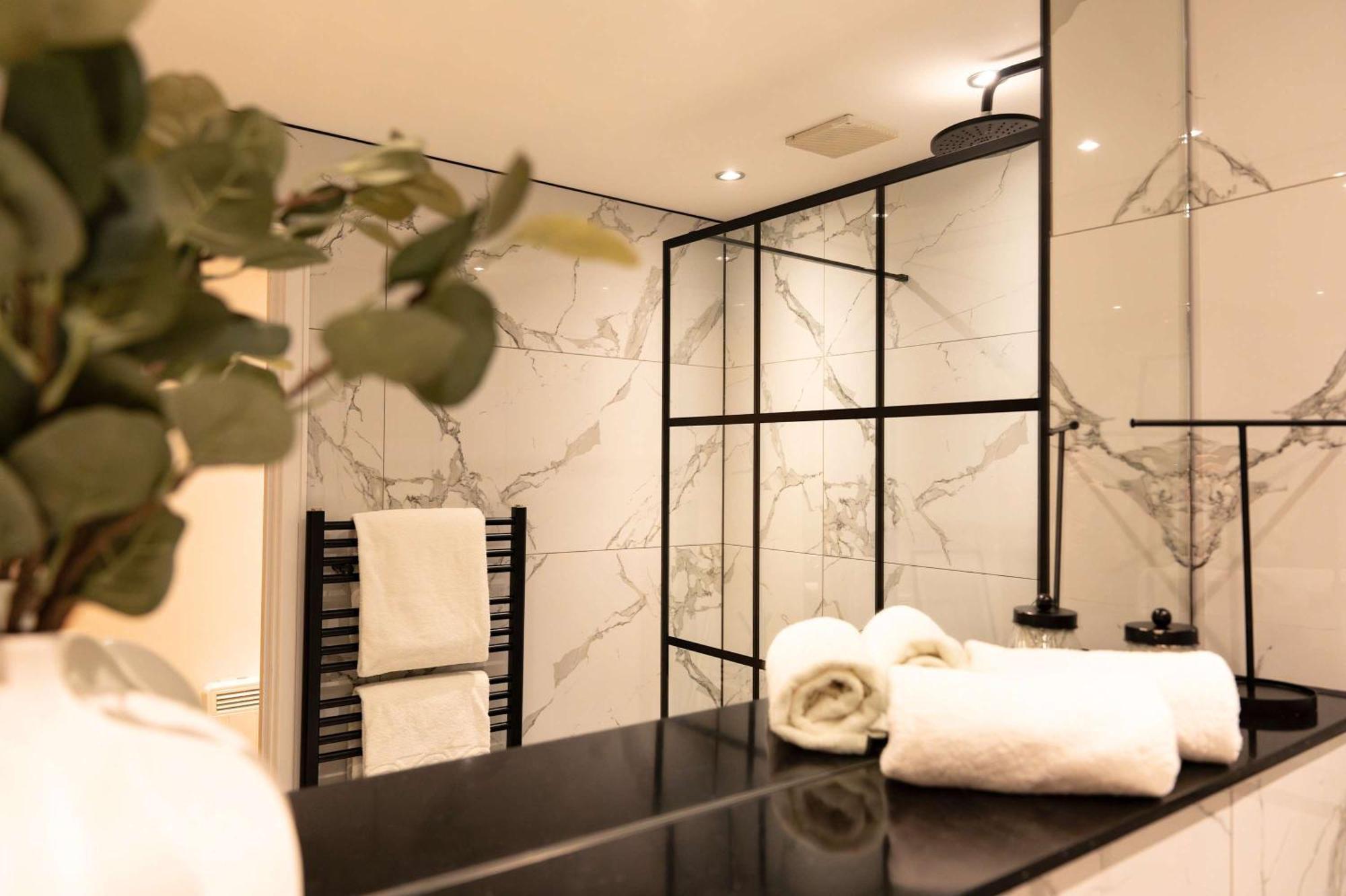 Madestays Premium Tower Hill Serviced Appartement *
