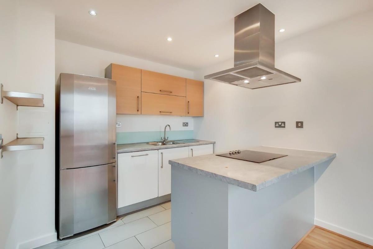Stunning 2-bed, 2-bath With Balcony Views Stratford Westfield * Londres