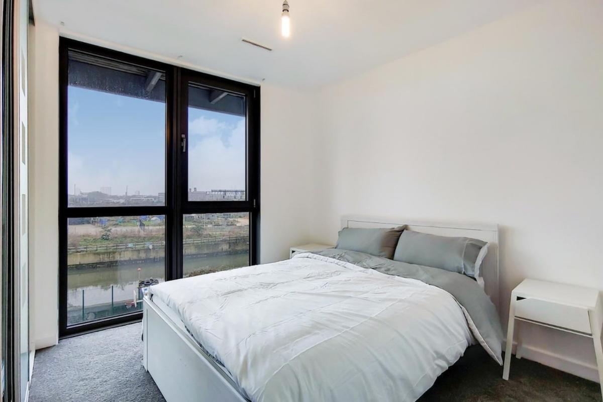 Appartement Stunning 2-bed, 2-bath With Balcony Views Stratford Westfield *