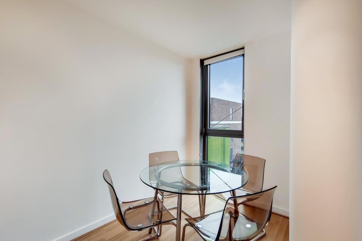 Stunning 2-bed, 2-bath With Balcony Views Stratford Westfield Londres