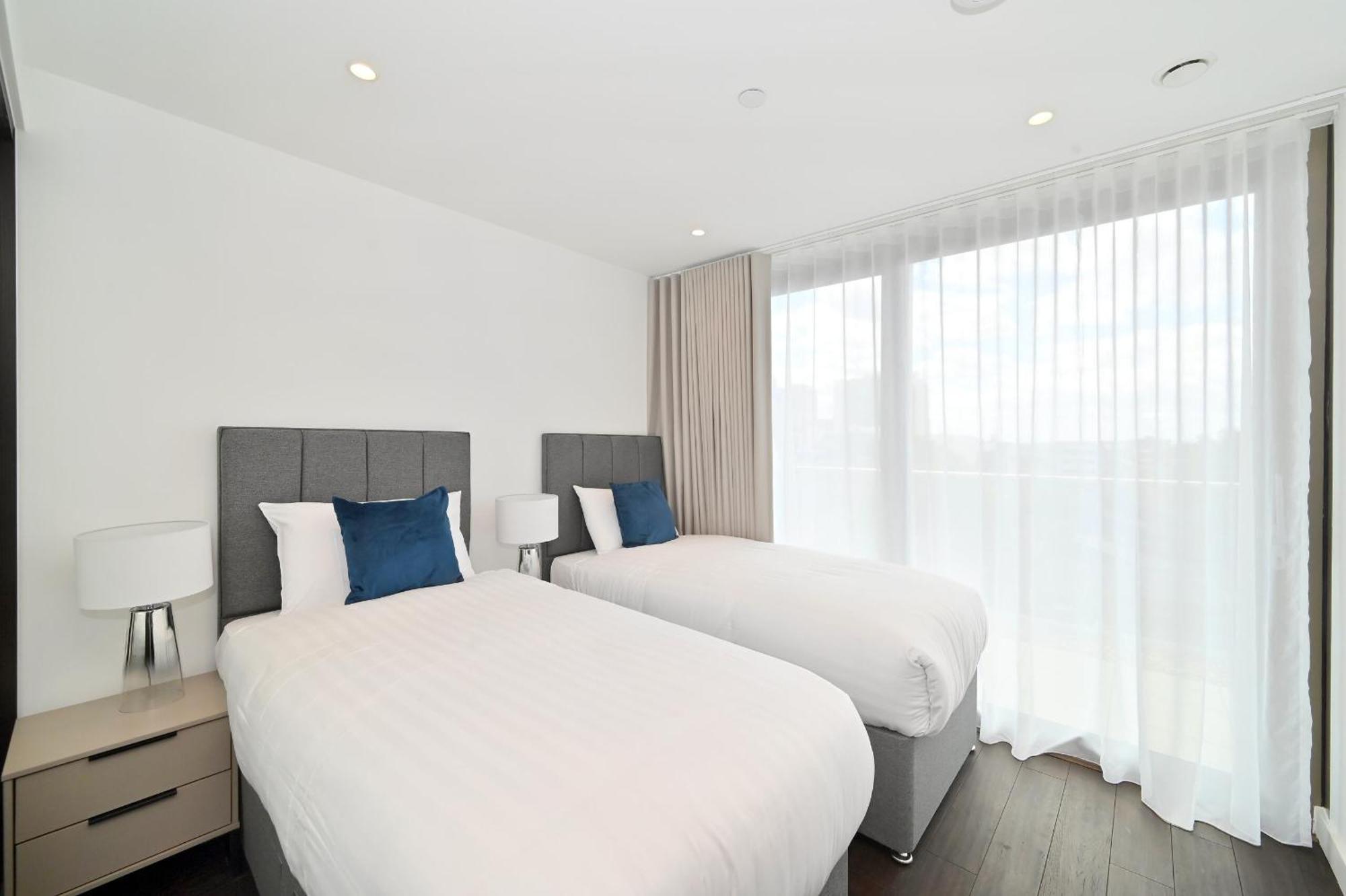 Apartment Access Tower Hill *