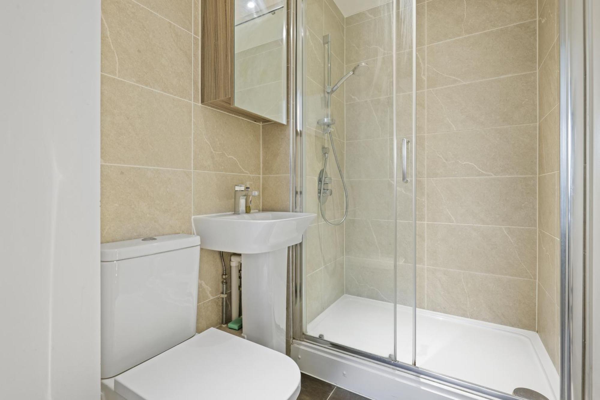 Canning Town 2 Bed