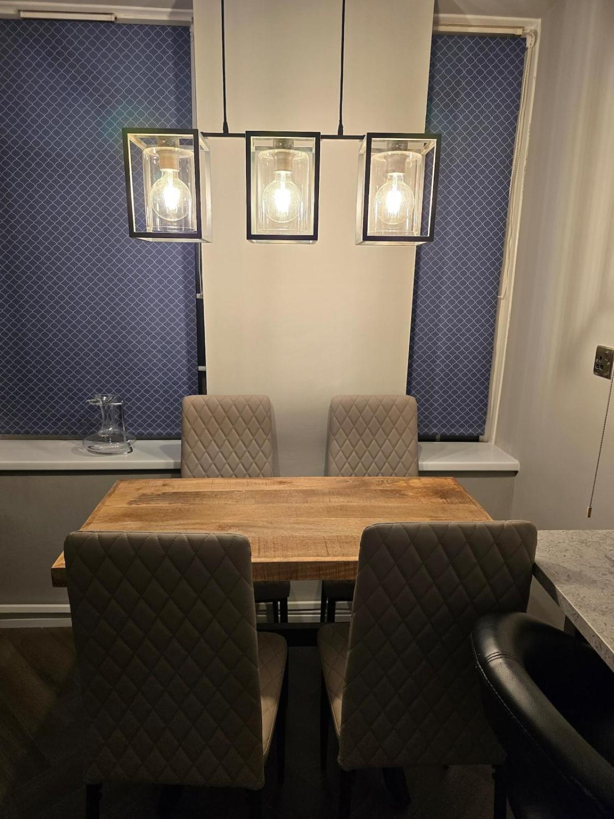 Contemporary & Spacious 1bd - Fireplace With Modern Comforts Appartement *