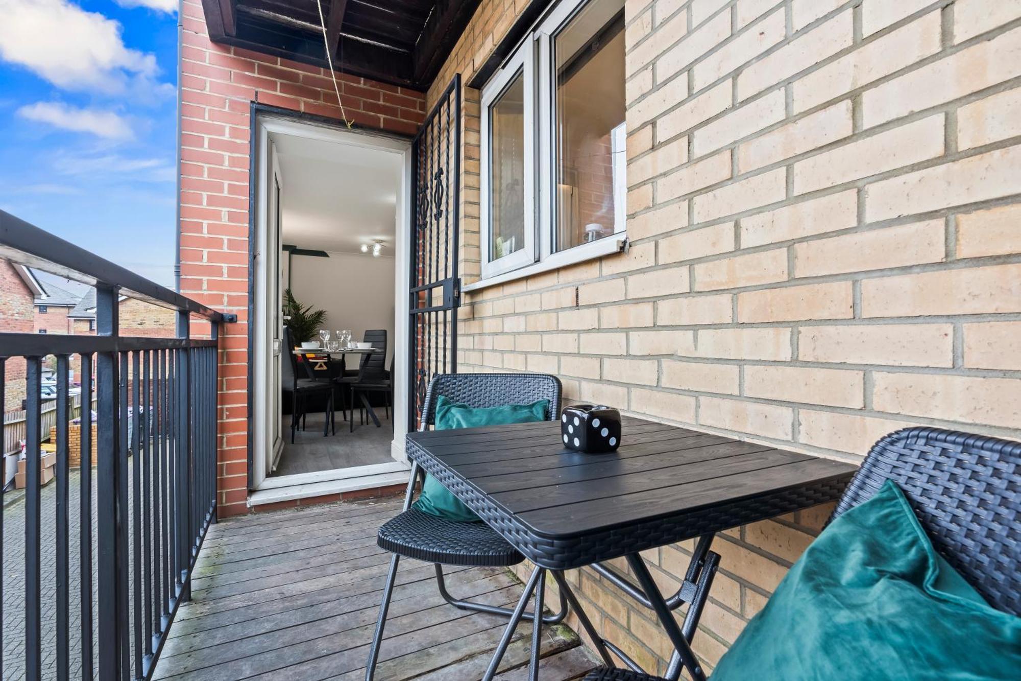 Hébergement de vacances Cosy 3Bed- Sleeps 6 - 02 Arena Canary Wharf Station- Perfect For Contractors, Families And Groups Londres