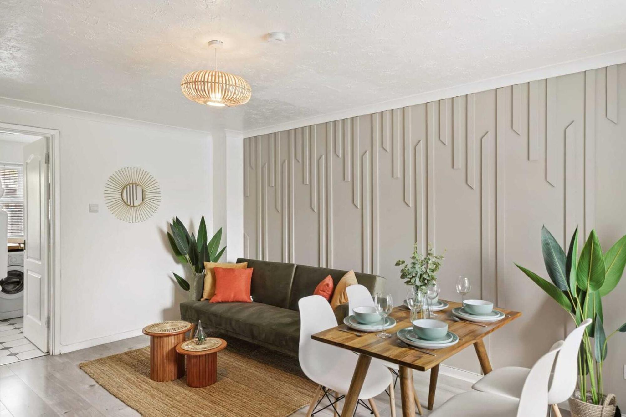 Cozy 2 Bed House Near Excel, The O2, Canary Wharf *