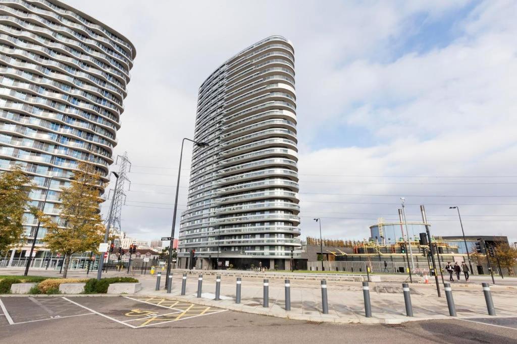 Appartement Spacious Flat In - 5 Mins Walk To Excel Londres