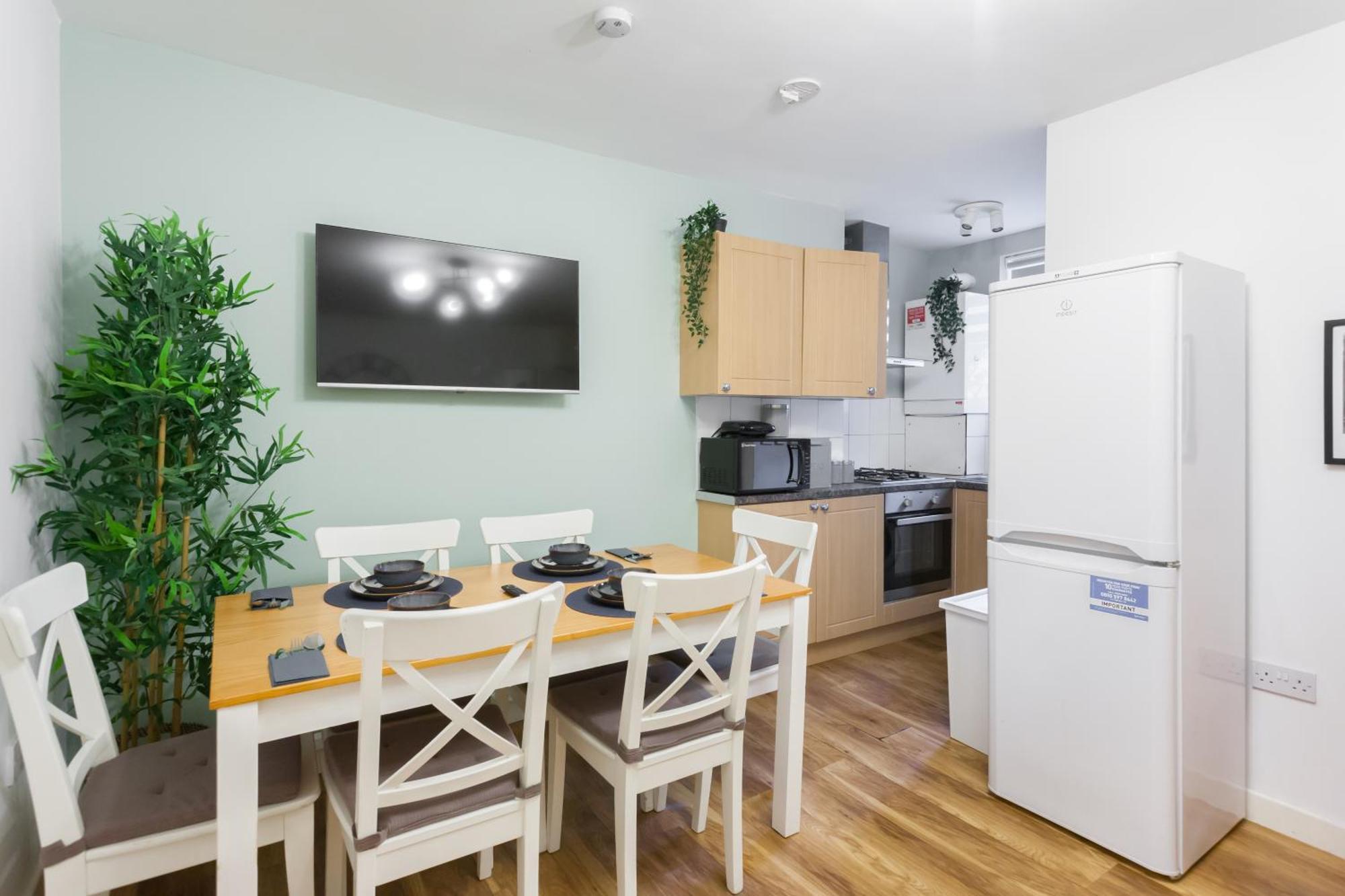 Lovely 2 Bedrooms Flat Next To The Station Apartamento