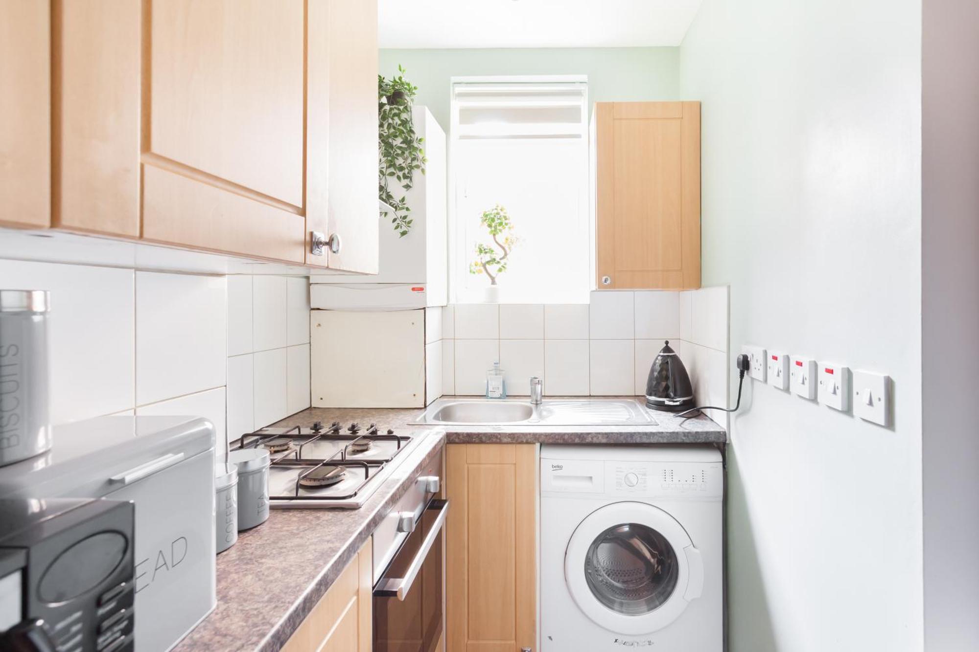 Lovely 2 Bedrooms Flat Next To The Station * Londres