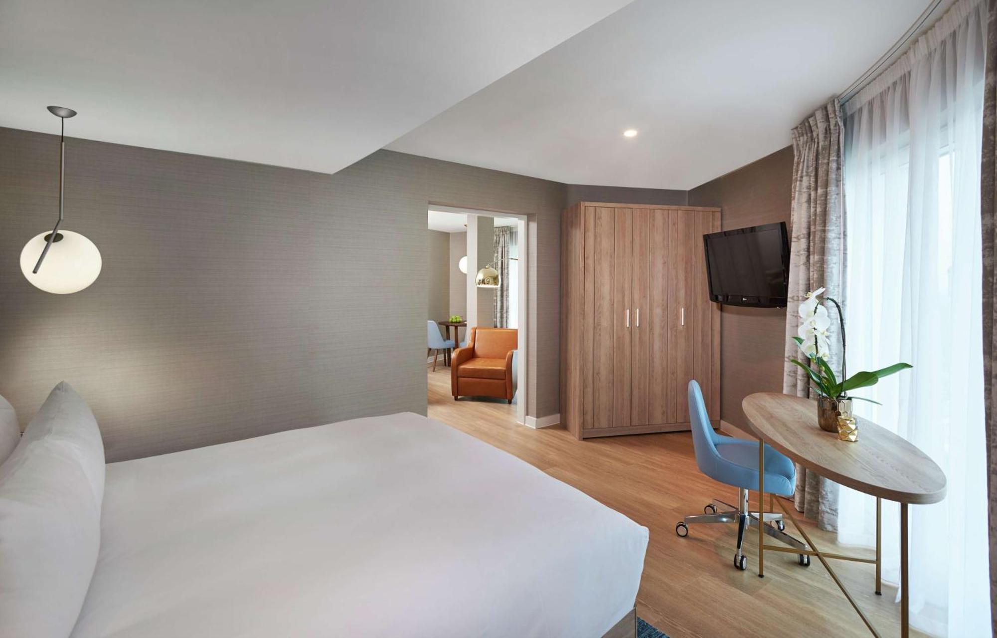 Doubletree By Hilton Excel Londres