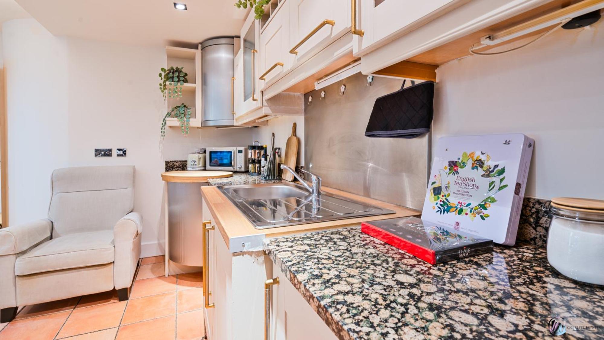 Canary Wharf Balcony & Waterfront 2-bed, 2-bath Londres