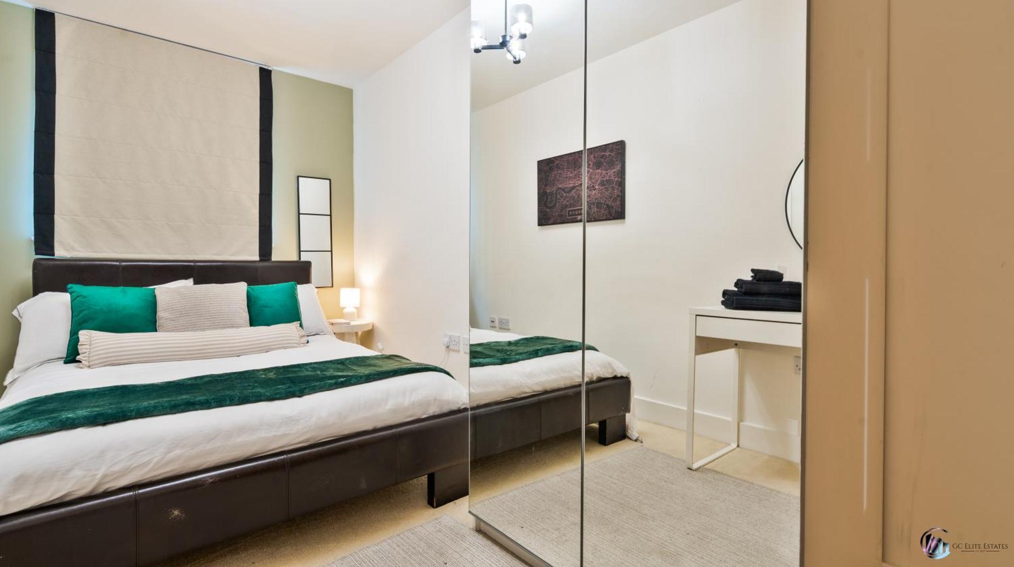 Canary Wharf Balcony & Waterfront 2-bed, 2-bath Appartement