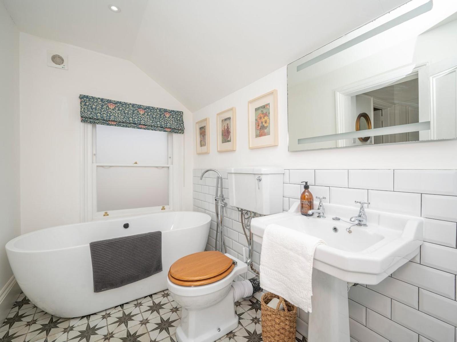 Charming Victorian 25mins To Bridge Pass The Keys Hébergement de vacances