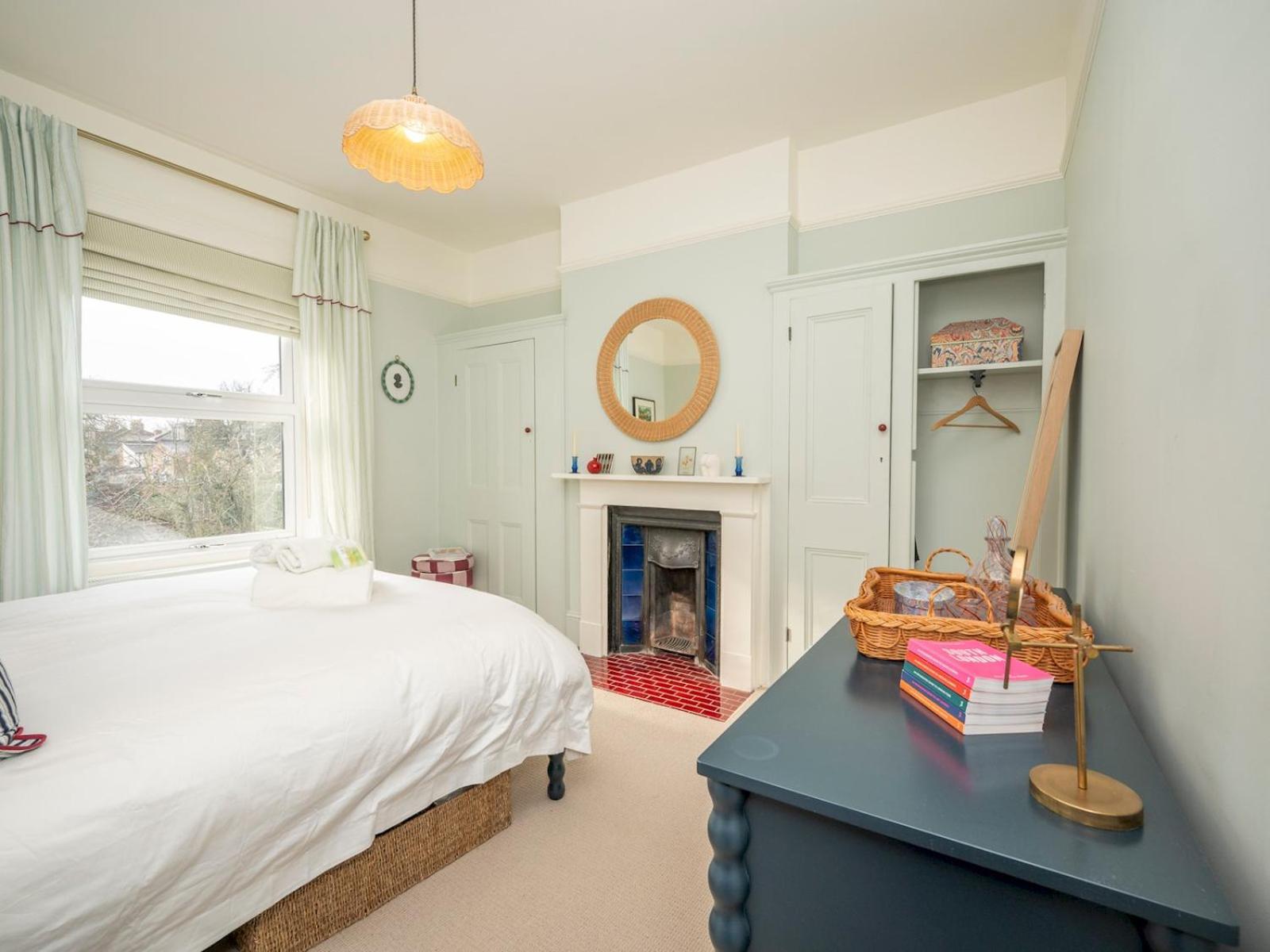 Charming Victorian 25mins To Bridge Pass The Keys Hébergement de vacances Londres