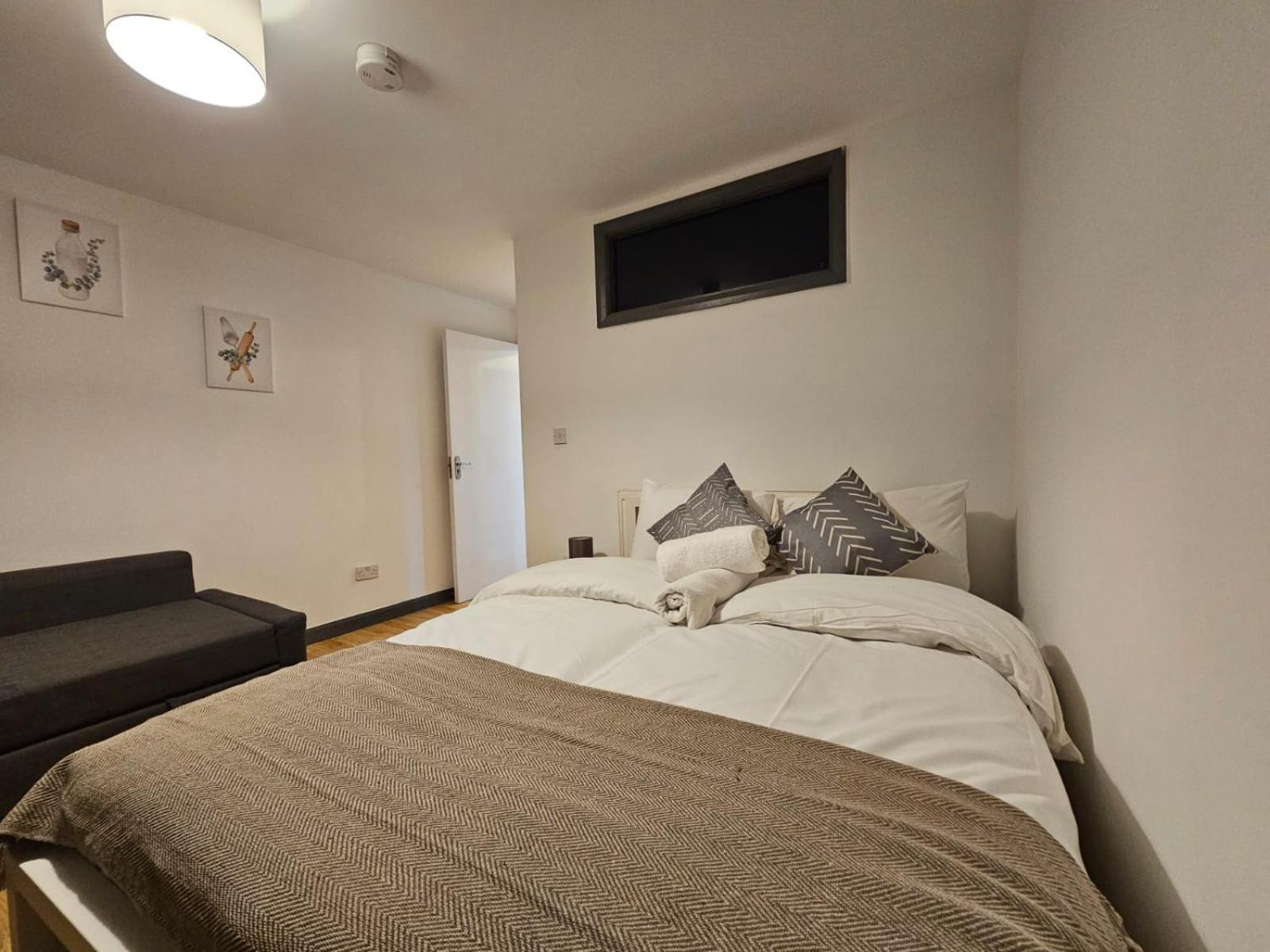 E1 Luxury Flat *