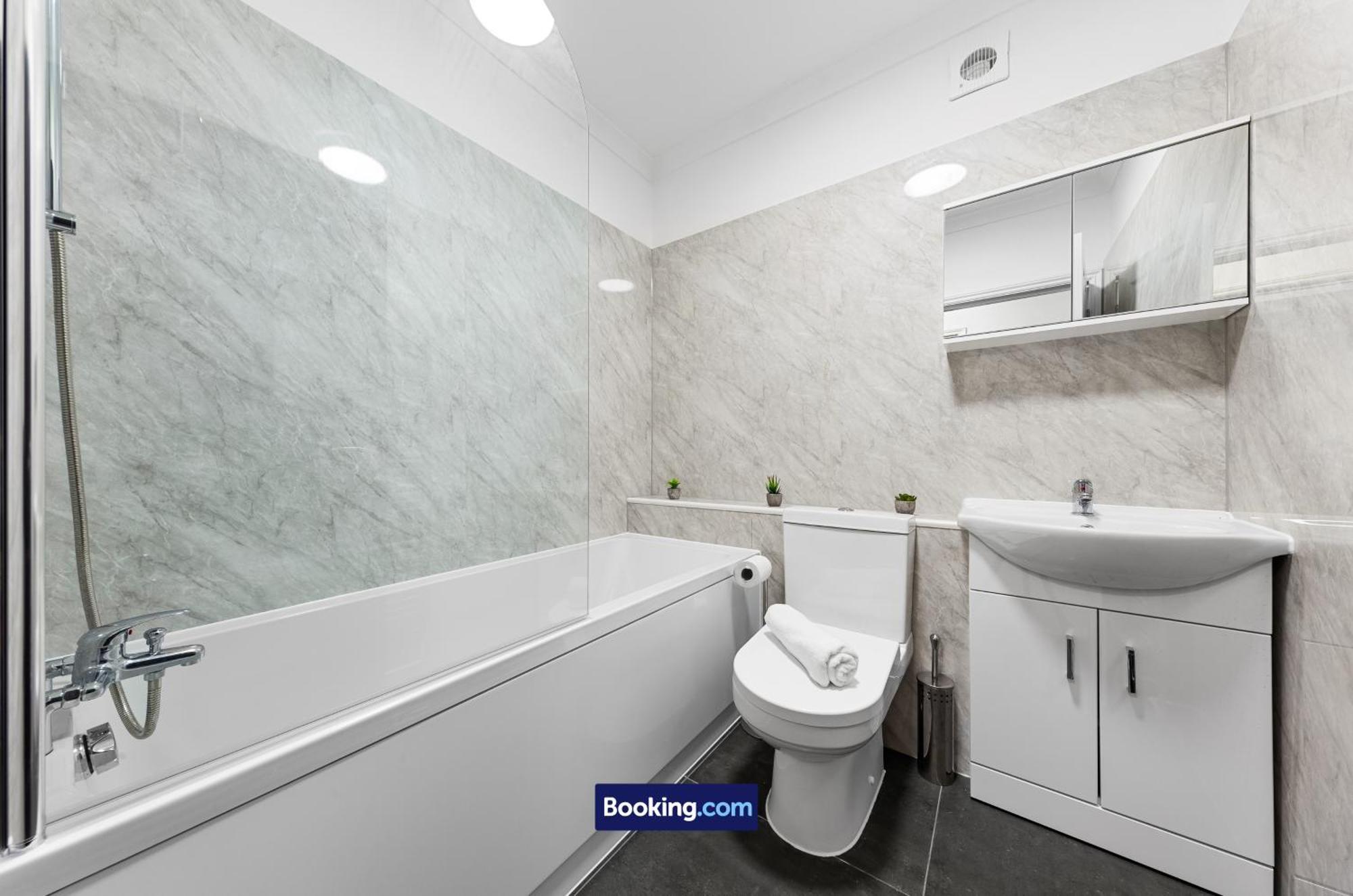 Apartment Modern, & Comfy By Smart Short Lets & Serviced Deptford With Free Wifi London