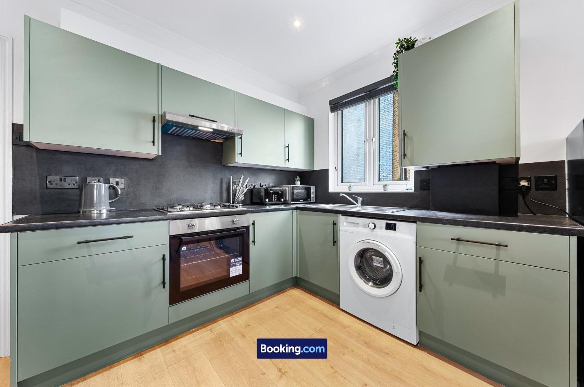 Modern, & Comfy By Smart Short Lets & Serviced Deptford With Free Wifi Apartment *