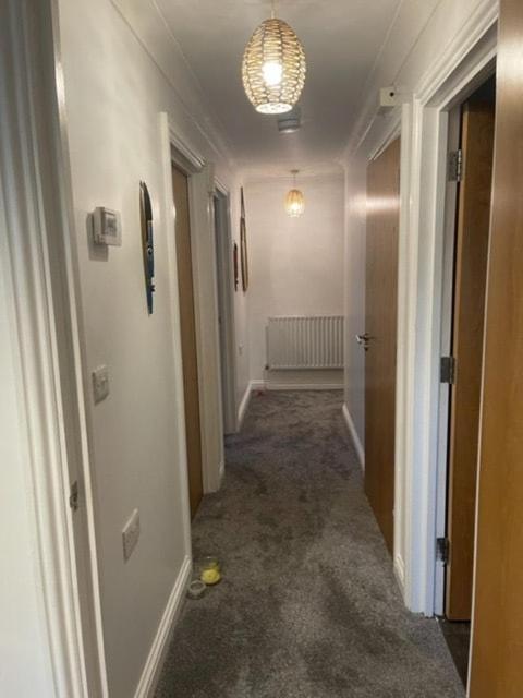 Lovely 2 Bedroom Flat With Free Parking And Wifi Apartamento
