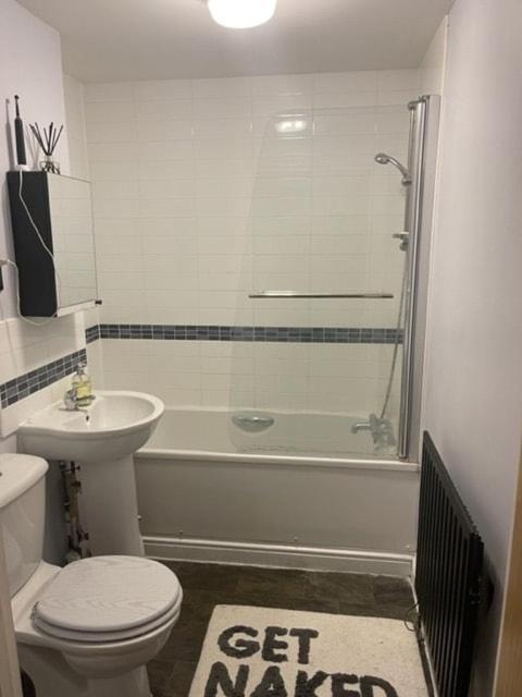 Lovely 2 Bedroom Flat With Free Parking And Wifi Apartamento *