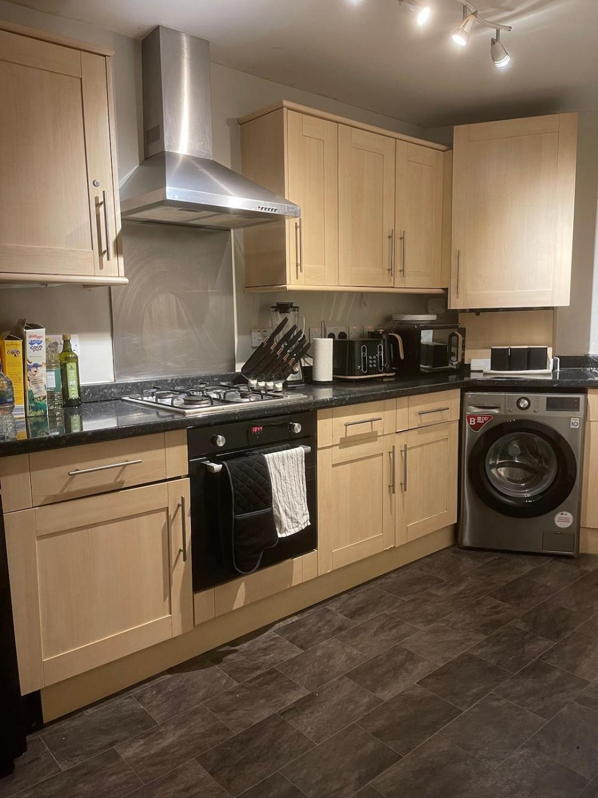 Apartamento Lovely 2 Bedroom Flat With Free Parking And Wifi *
