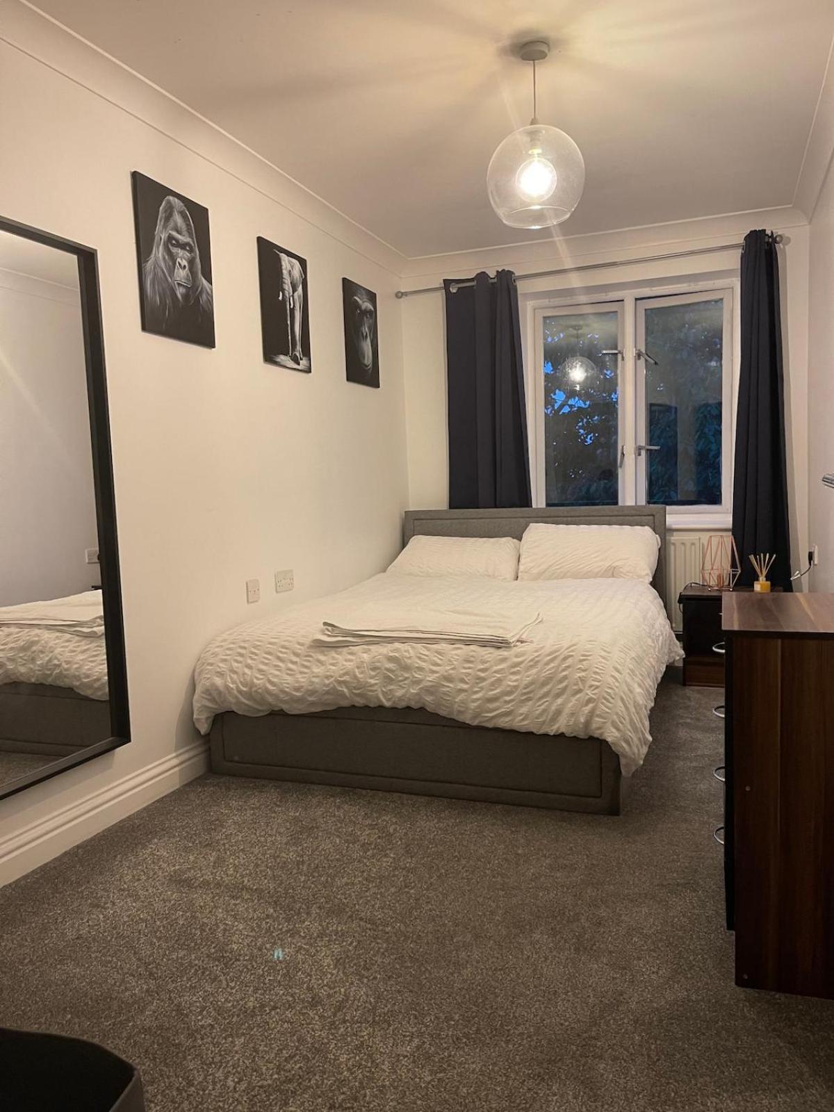 Apartamento Lovely 2 Bedroom Flat With Free Parking And Wifi *