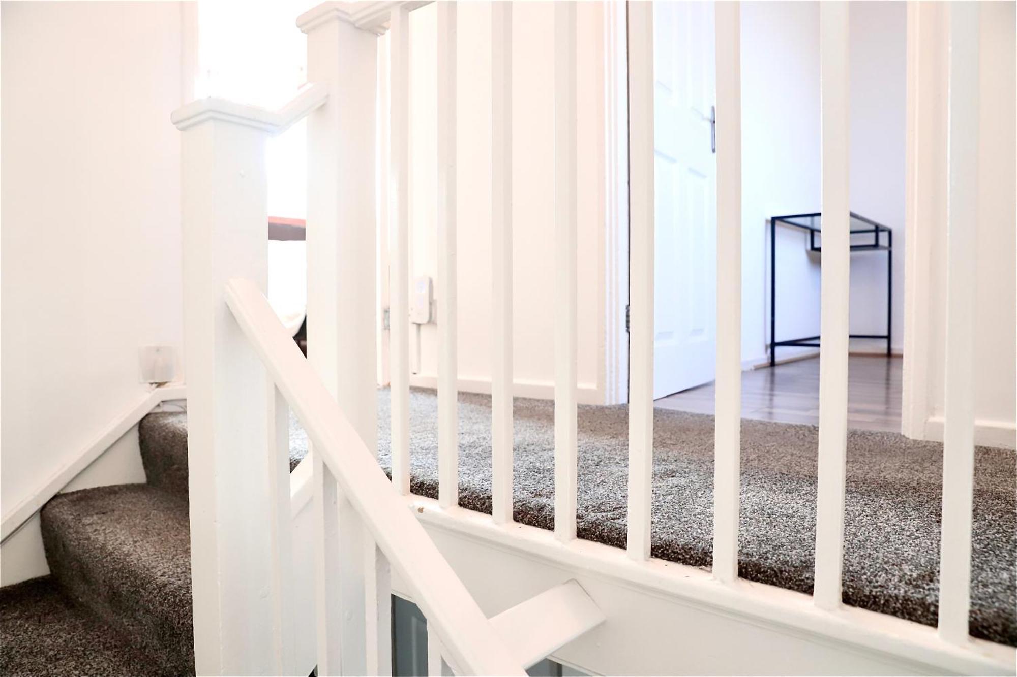 Maitland Luxury 2 Bedroom Greenwich With Good Living Space Sleeps 5 Guest- 1 Minute From Greenwich Dlr Station Londres