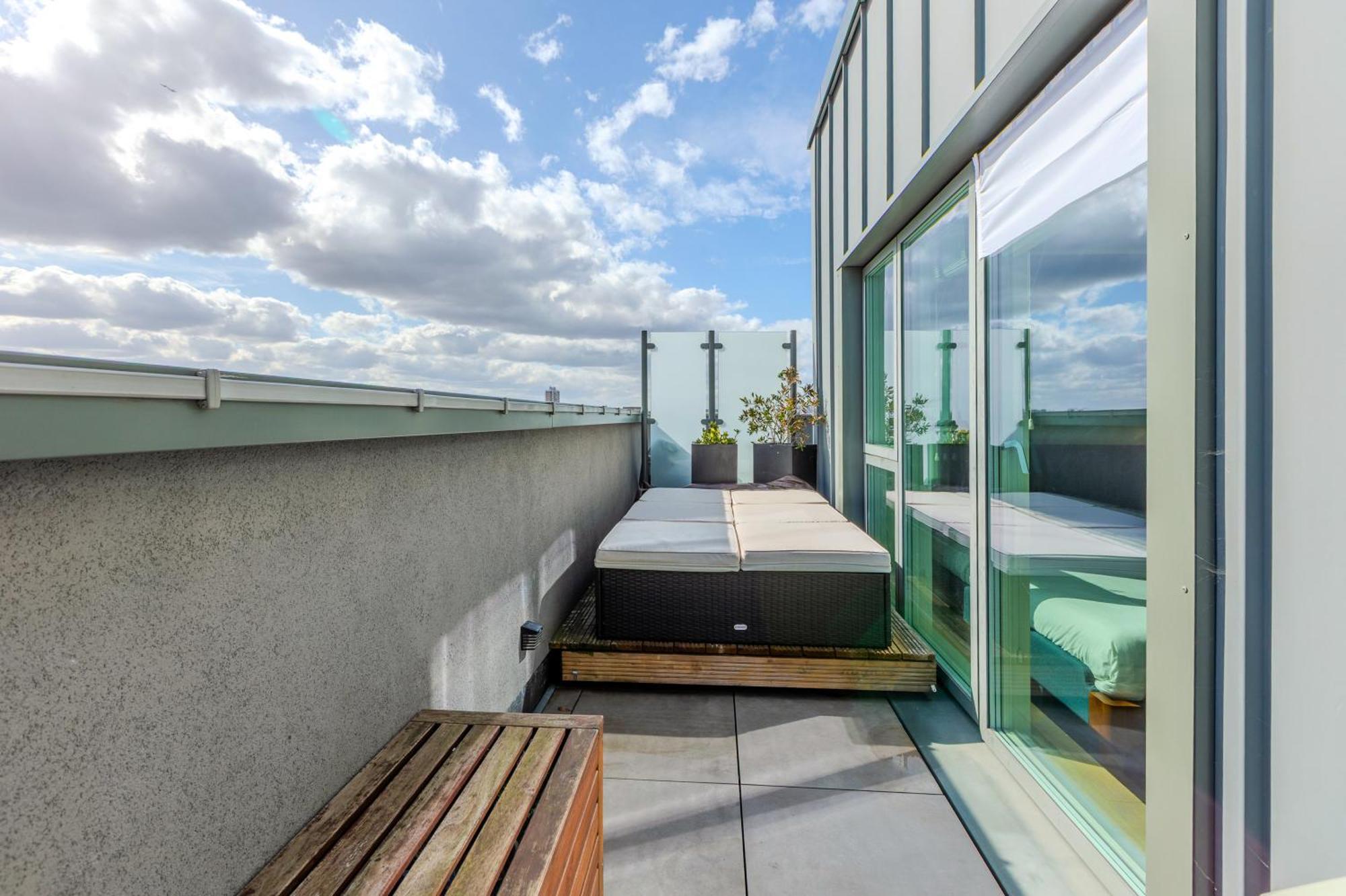 Apartamento Magnificent New Cross 2br Penthouse With Balcony And Views