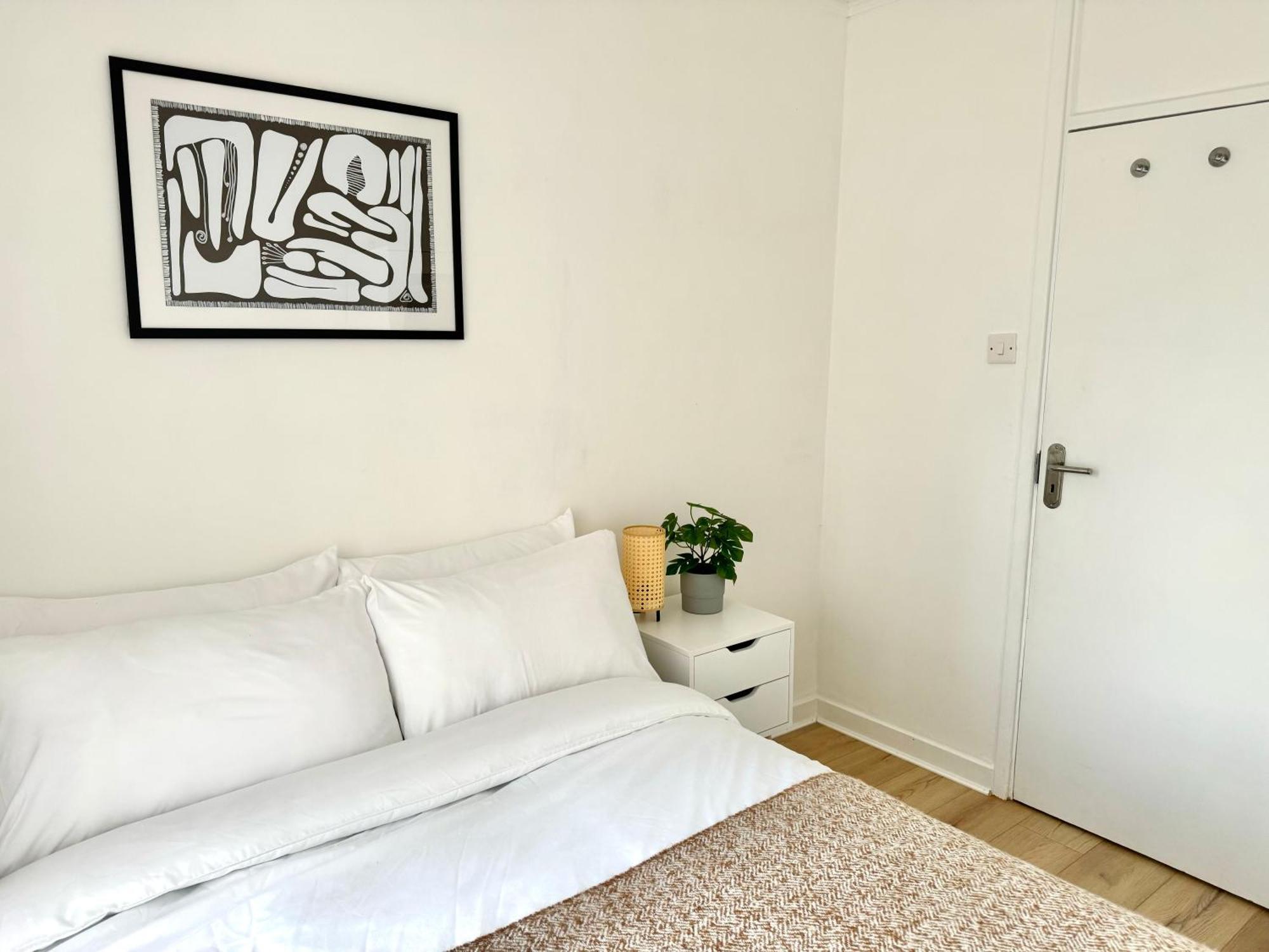 Your Cosy Get-away 5 Minutes From Canning Town Station, Near Excel & O2 *