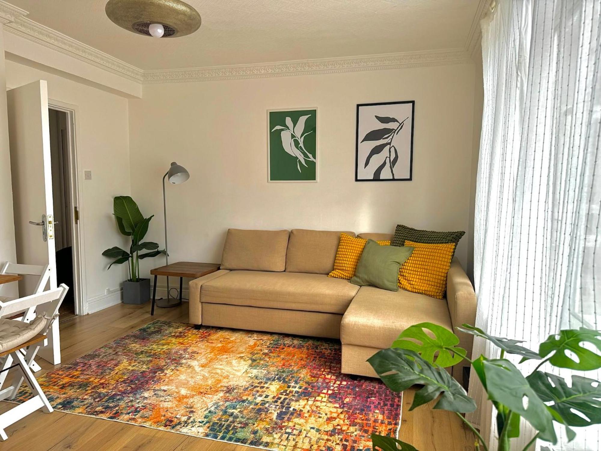 Your Cosy Get-away 5 Minutes From Canning Town Station, Near Excel & O2 Appartement Londres