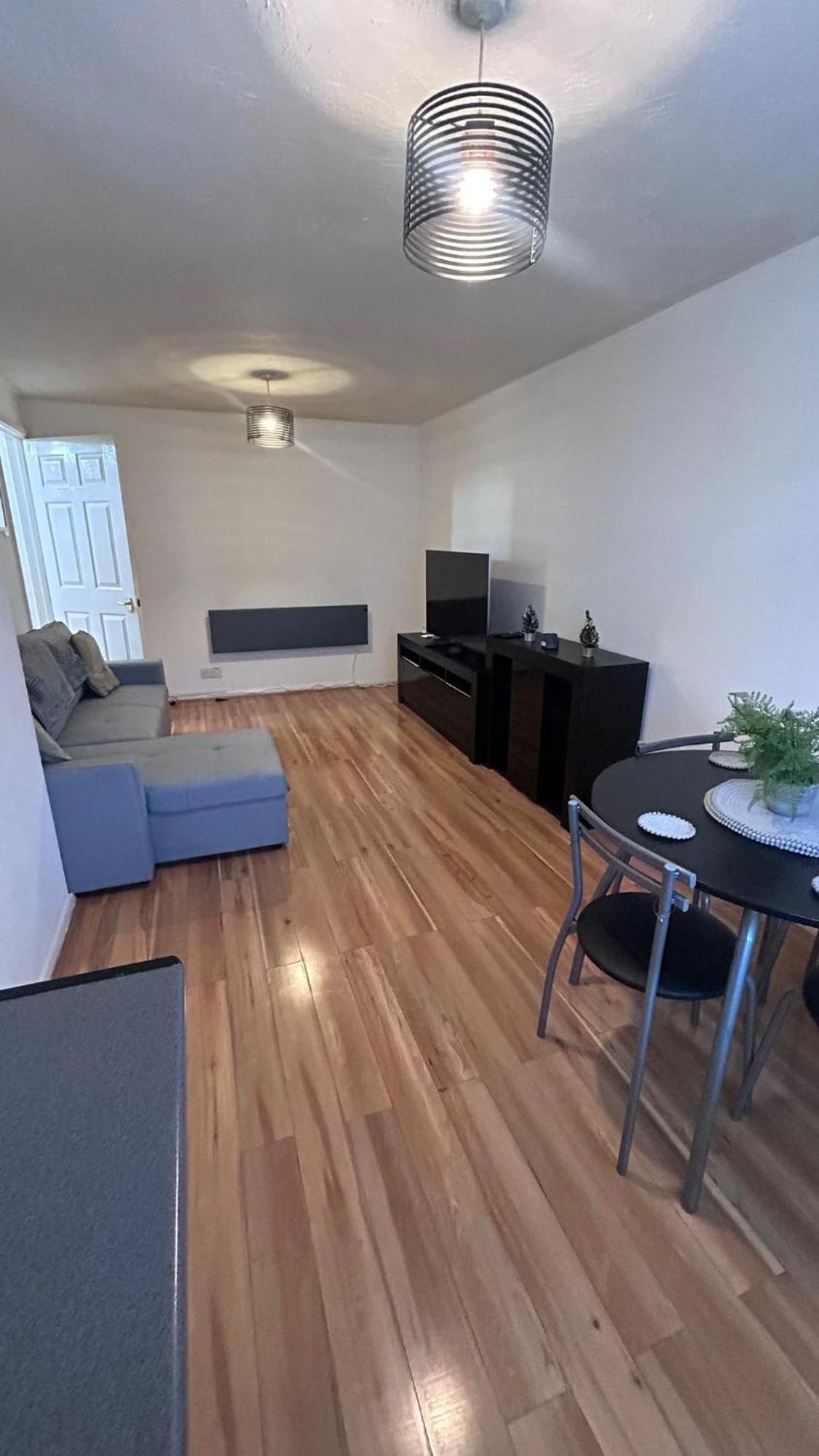 Feel At And Contractor Friendly * Londres