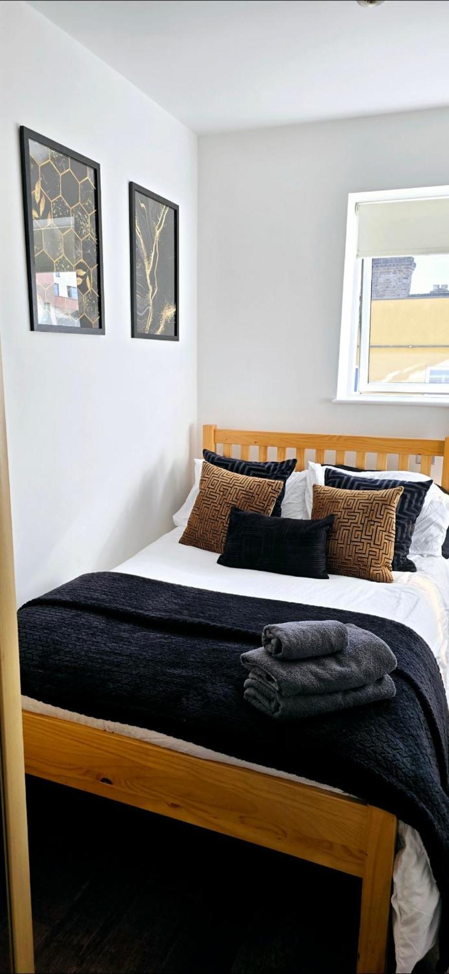 Luxury 2 Bedroom *