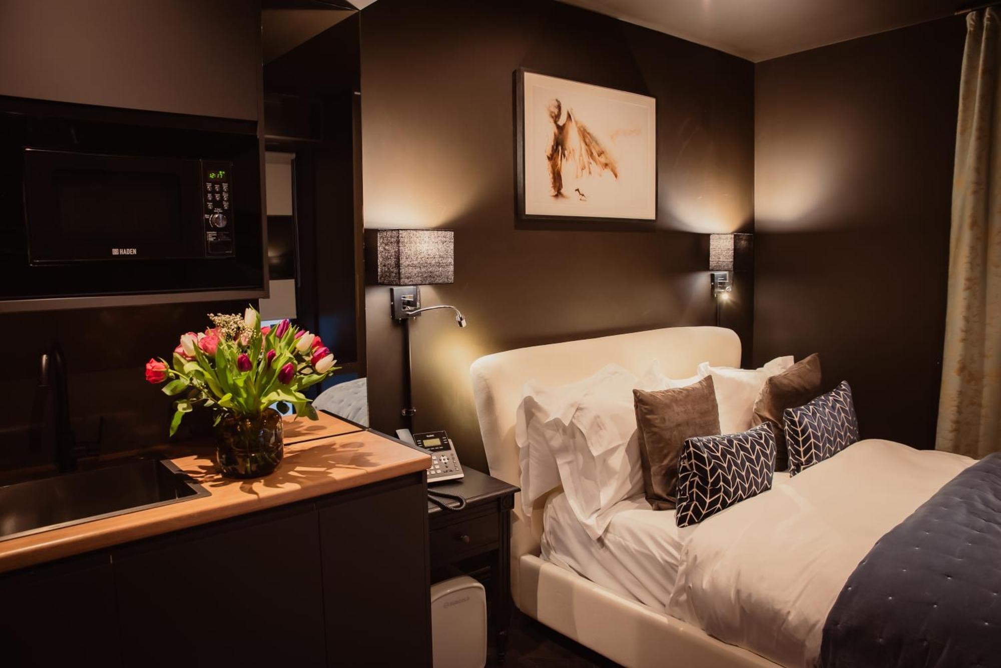 Small With En Bath & Kitchenette Appartement *