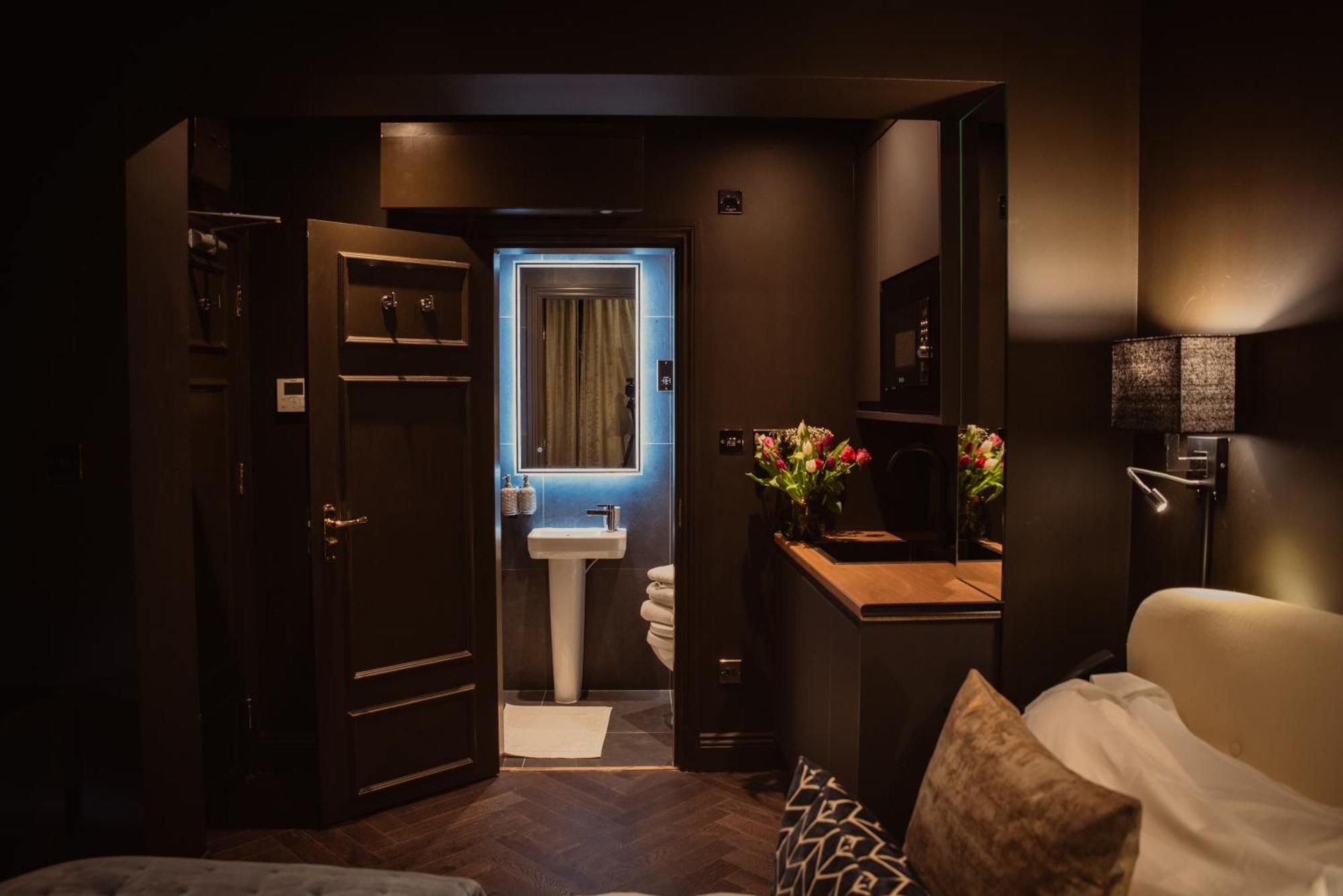 Appartement Small With En Bath & Kitchenette *