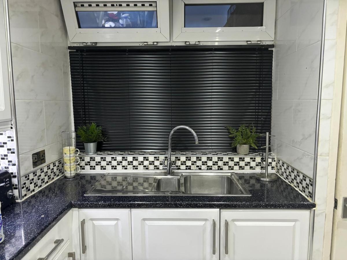 Lovely Spacious By Brick Lane Londres