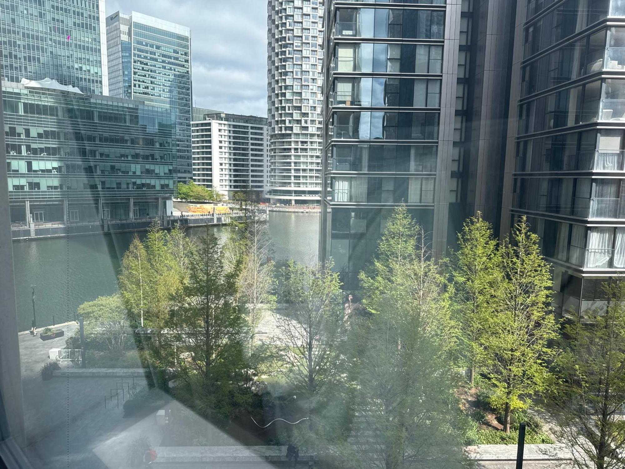 Casa de hóspedes Spare In All-female 2-bedroom Flat-female Only! Londres