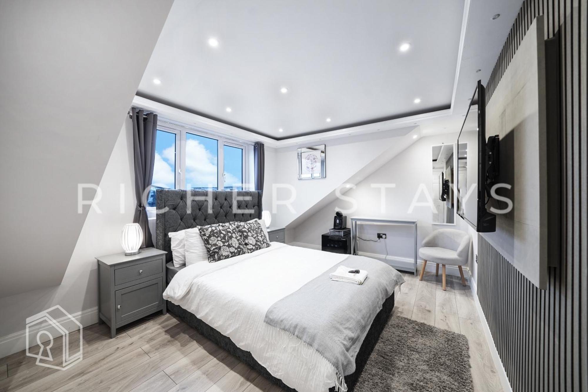 Hackney - En-suite & Amenities Hotel 4*
